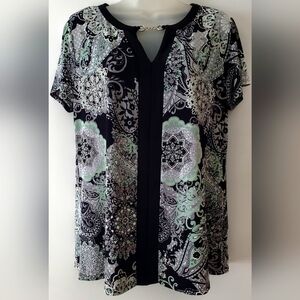 Pretty ladies top, Est. 1946, Euc, SS